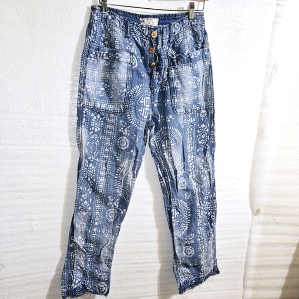 Free People ISLAND VIBES DISCHARGE TROUSERS IN BLUE - Picture 6 of 15